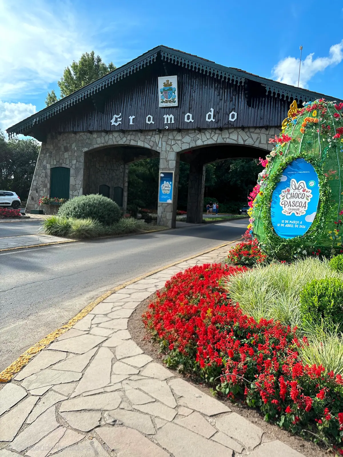 Pórtico de Gramado em destaque no blog de viagens ViuAgente