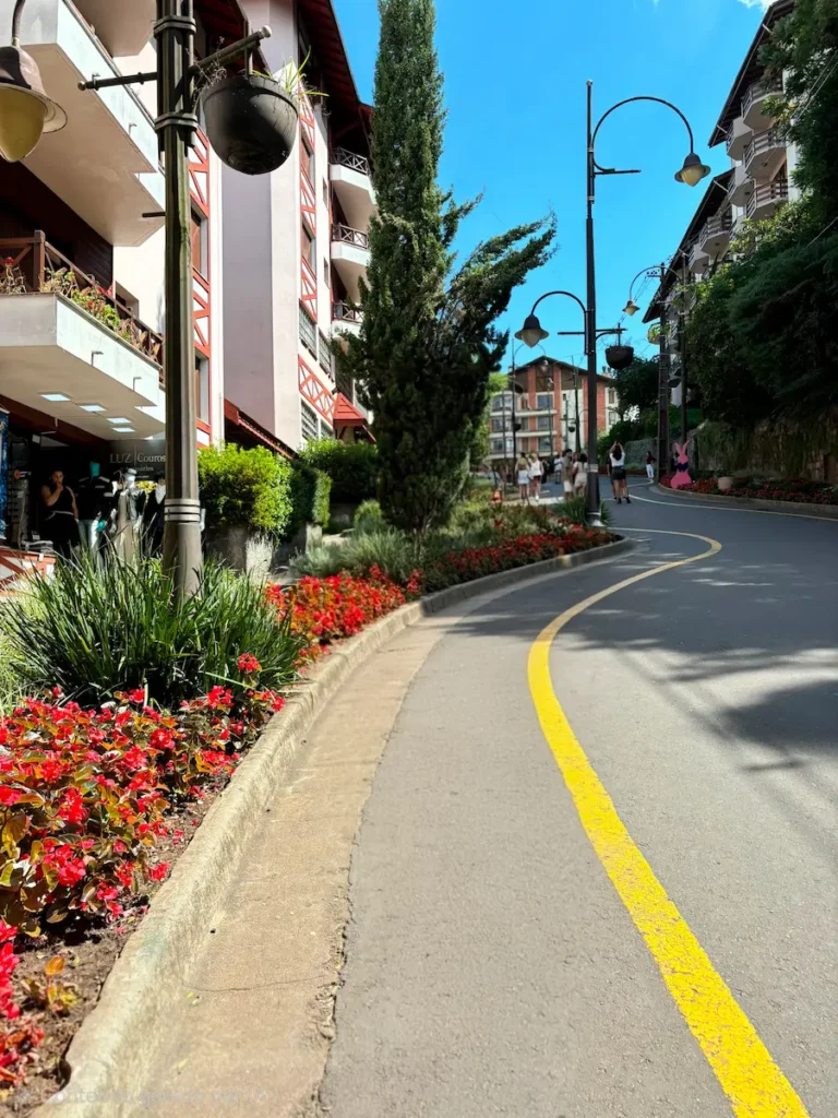 Rua Torta em um roteiro por Gramado e Canela