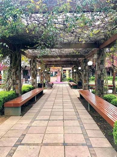 Praça Major Nicoletti e Palácio dos Festivais em Gramado