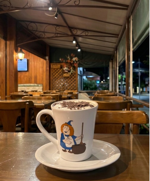 Onde comer em Gramado e Canela: chocolate quente da Casa da Velha Bruxa